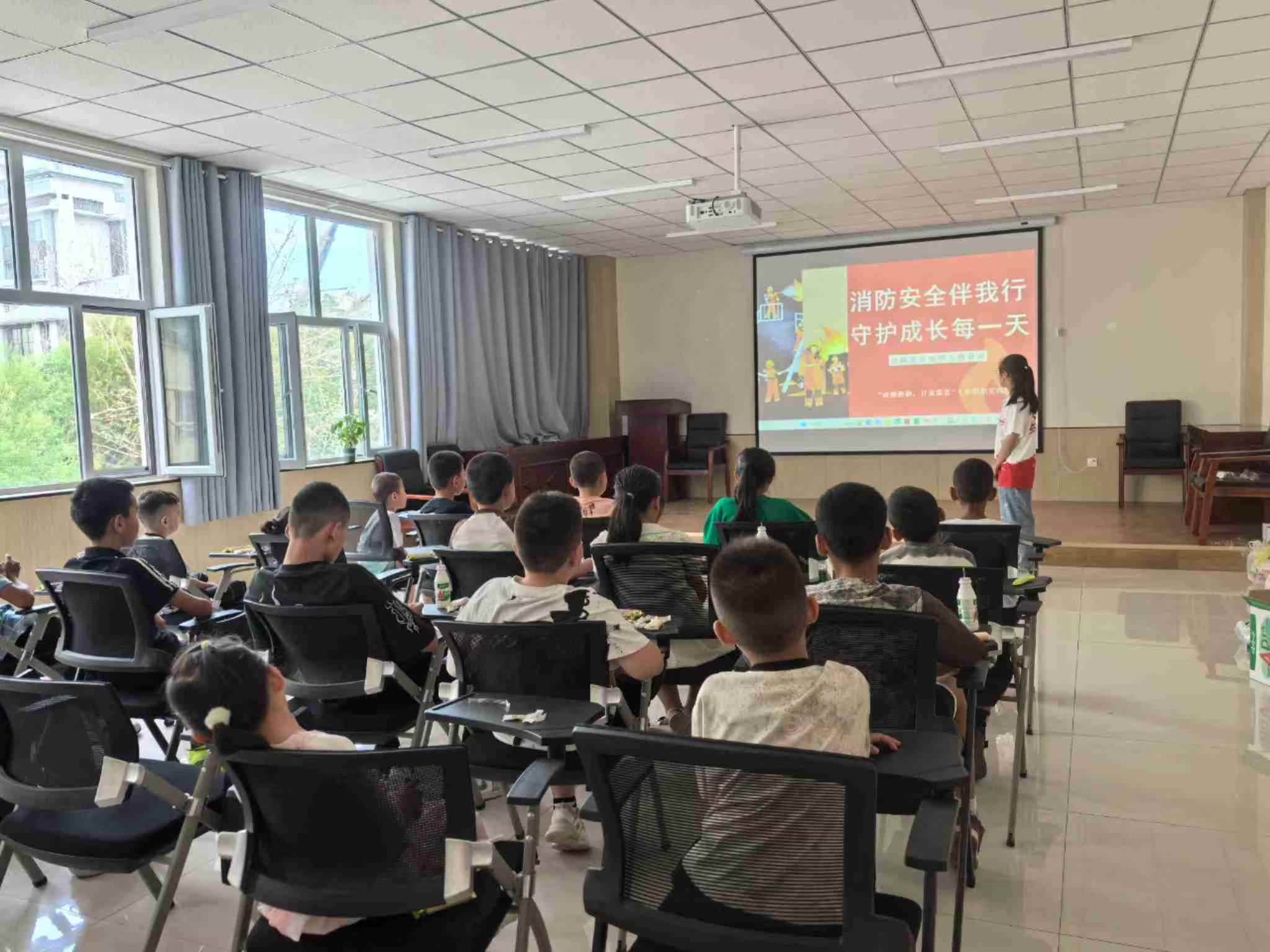 ����ɫ���տ��á����������������죬��Ȫ���ء��߲ʼ���ʵ���š�