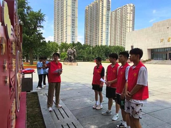 ������·��̤�³̡�ʵ���������ʴ�ѧ��ѧѧԺʵ����չ������