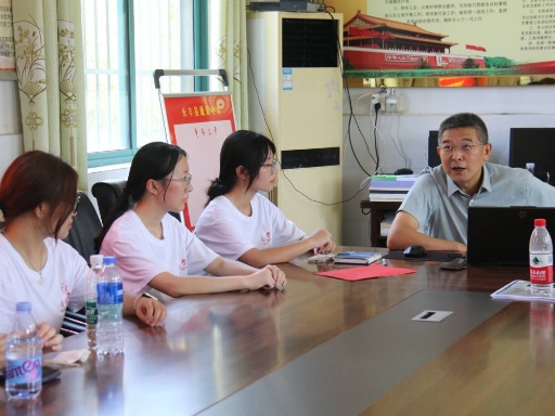 ���������ഺ���룬���ʻ�����ʫ�У��ģ� ����Ժ�쵼ǰ����ׯ��ο�� ��īȾ����•�������ϡ�ʵ����