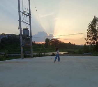 һ����֧�̣�������Сѧ���ɳ�