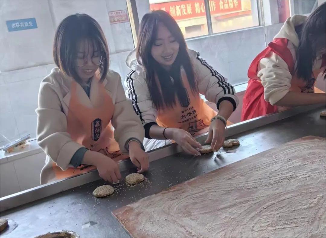 �α���̫�ȱ�֮�ã���ʷ��ζ����δ���Ĵ���