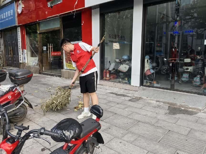 ����������ҵѧԺ:���̡���δ��������ͬ��