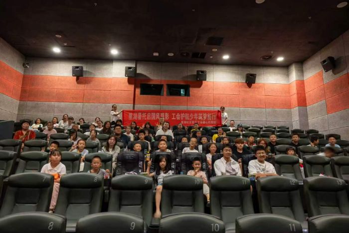 ���Ŵ�ѧ�����봴��ѧԺѧ�Ӹ����Ŀ�չ����֧�� ���Ļ�������д����ɽ����