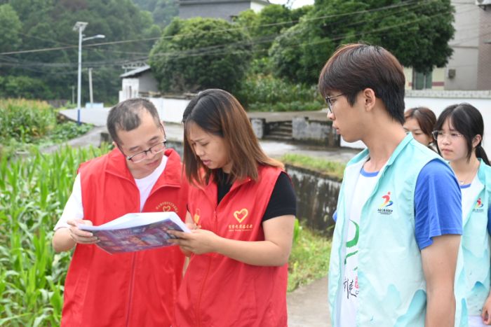 �ߴ��뻧�����裬�ഺ�Ų������顪�����״�ѧ����ϵ��ũ��ʵ���ſ�չ�����̸